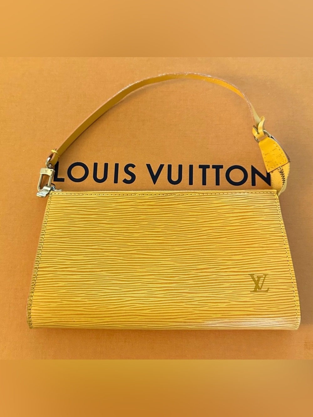 🎉Louis Vuitton Yellow Epi Handbag🎉 - Picture 2 of 10